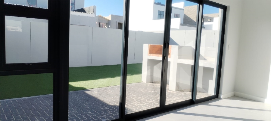  Bedroom Property for Sale in Sandown Western Cape